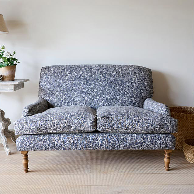 Lyndhurst 2 Seater Sofa in V&A Drawn from Nature Willow Navy